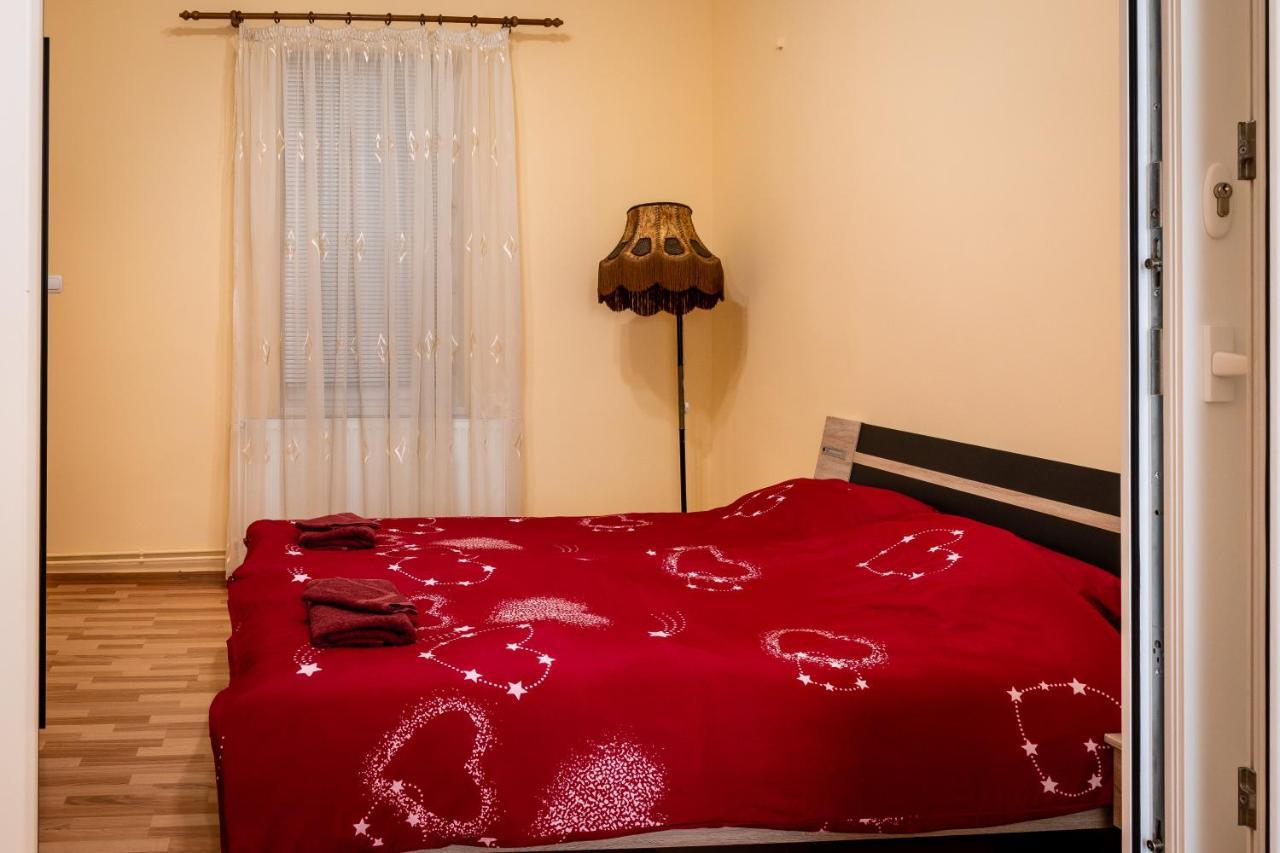 Casa Max Apartment Timisoara Ngoại thất bức ảnh